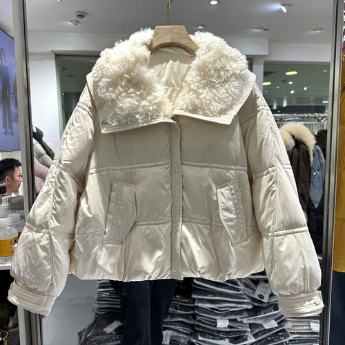 雅琪娜G180羊卷毛翻领短羽绒服