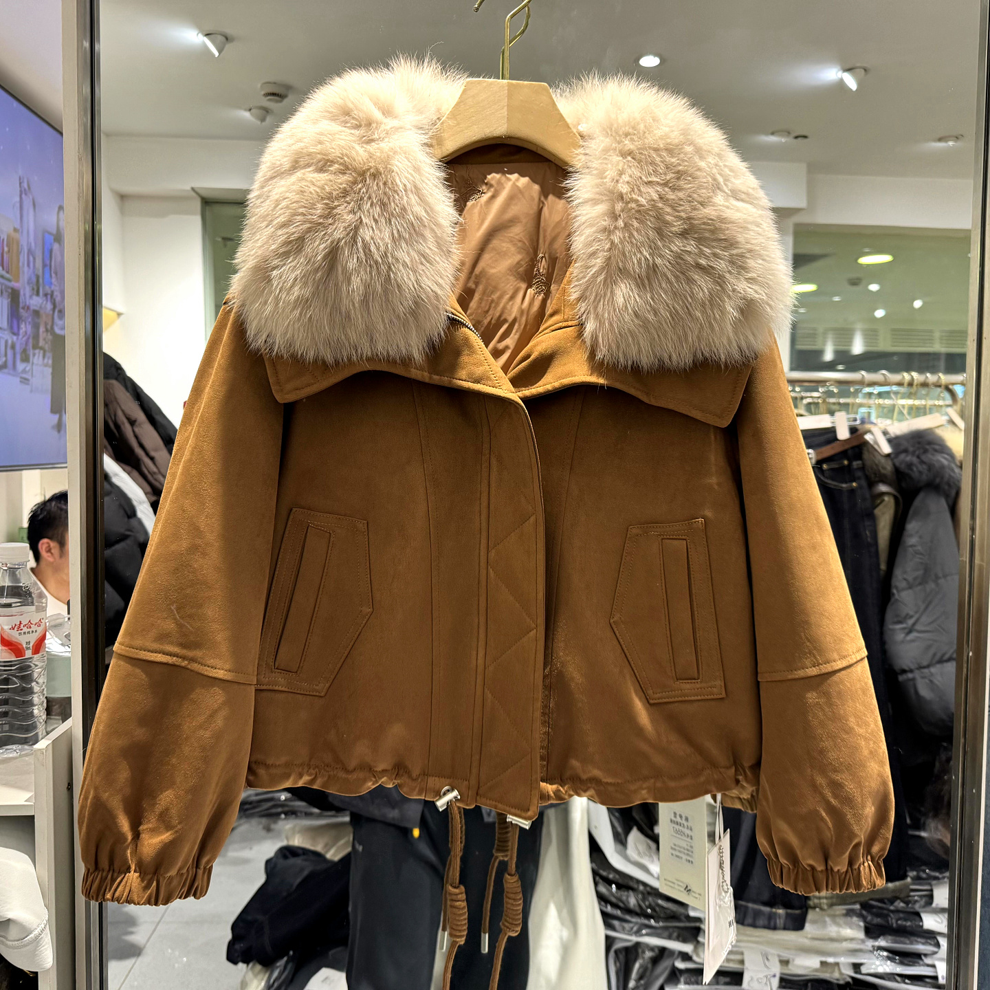 韩伊雪H5567狐狸毛领鹅绒羽绒服