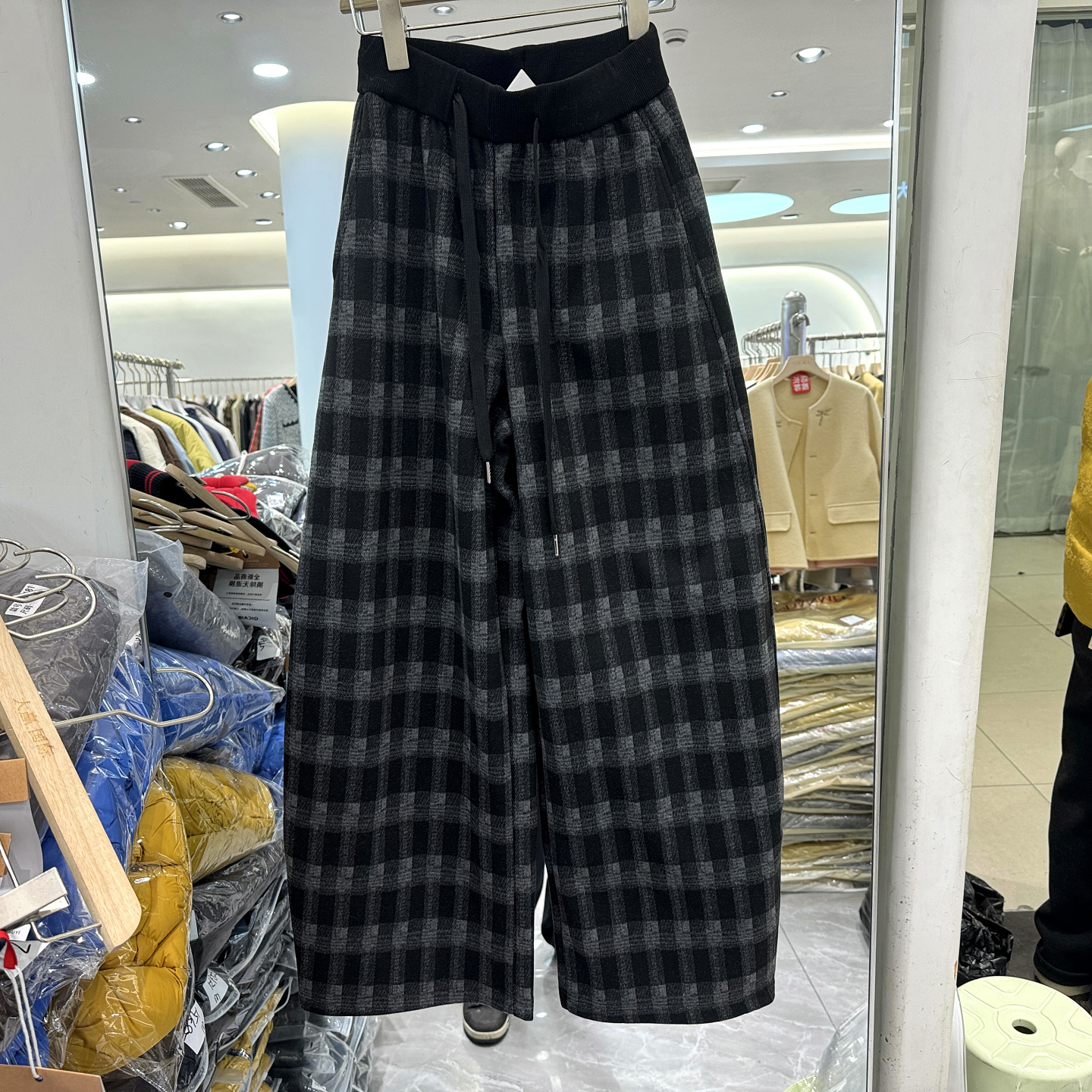 开心依典2937加绒格子休闲裤