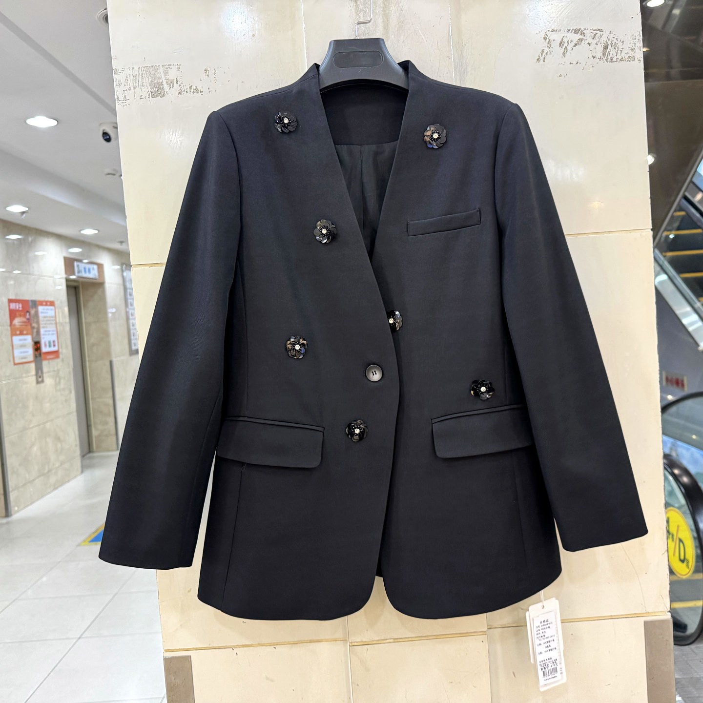 菲姿彩FEWSAWT015 重工订花朵斜门禁一粒扣V领韩系西装外套春装女