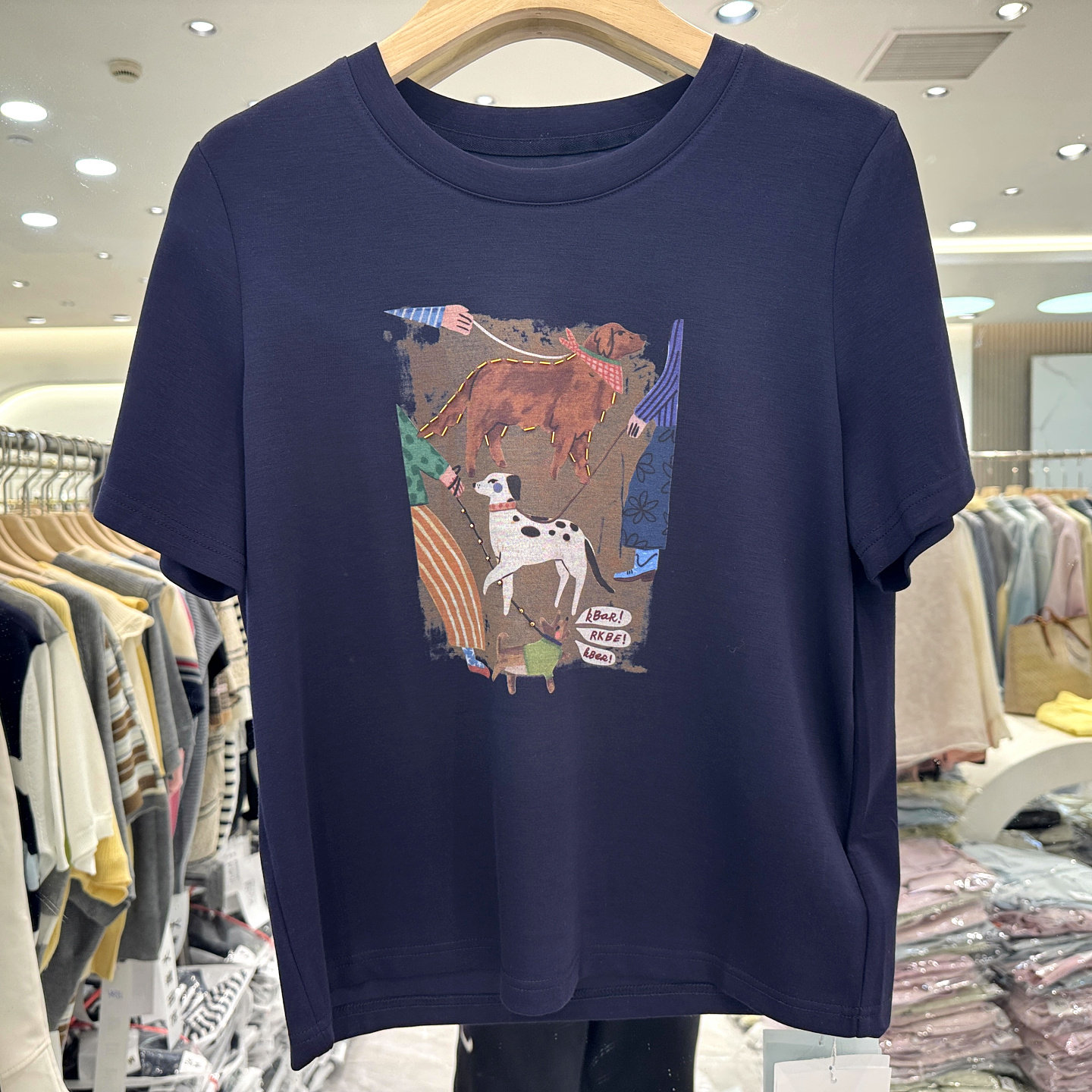 西子梦菲思650 时尚钉珠卡通小狗图案圆领 短袖太空棉T恤上衣夏装