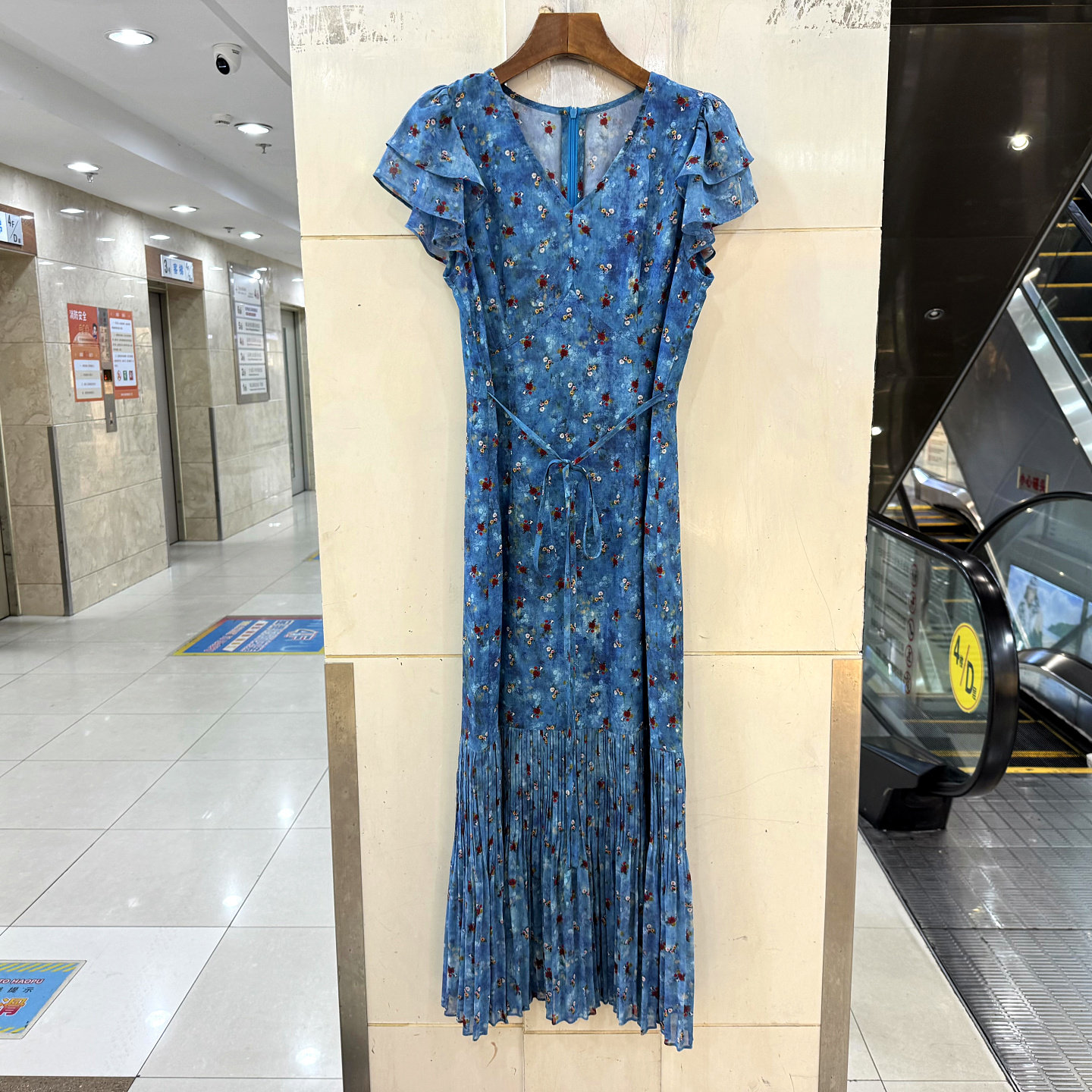 L69137 荷叶边袖V领圈圈小碎花拼百褶鱼尾真丝气质中长连衣裙夏装