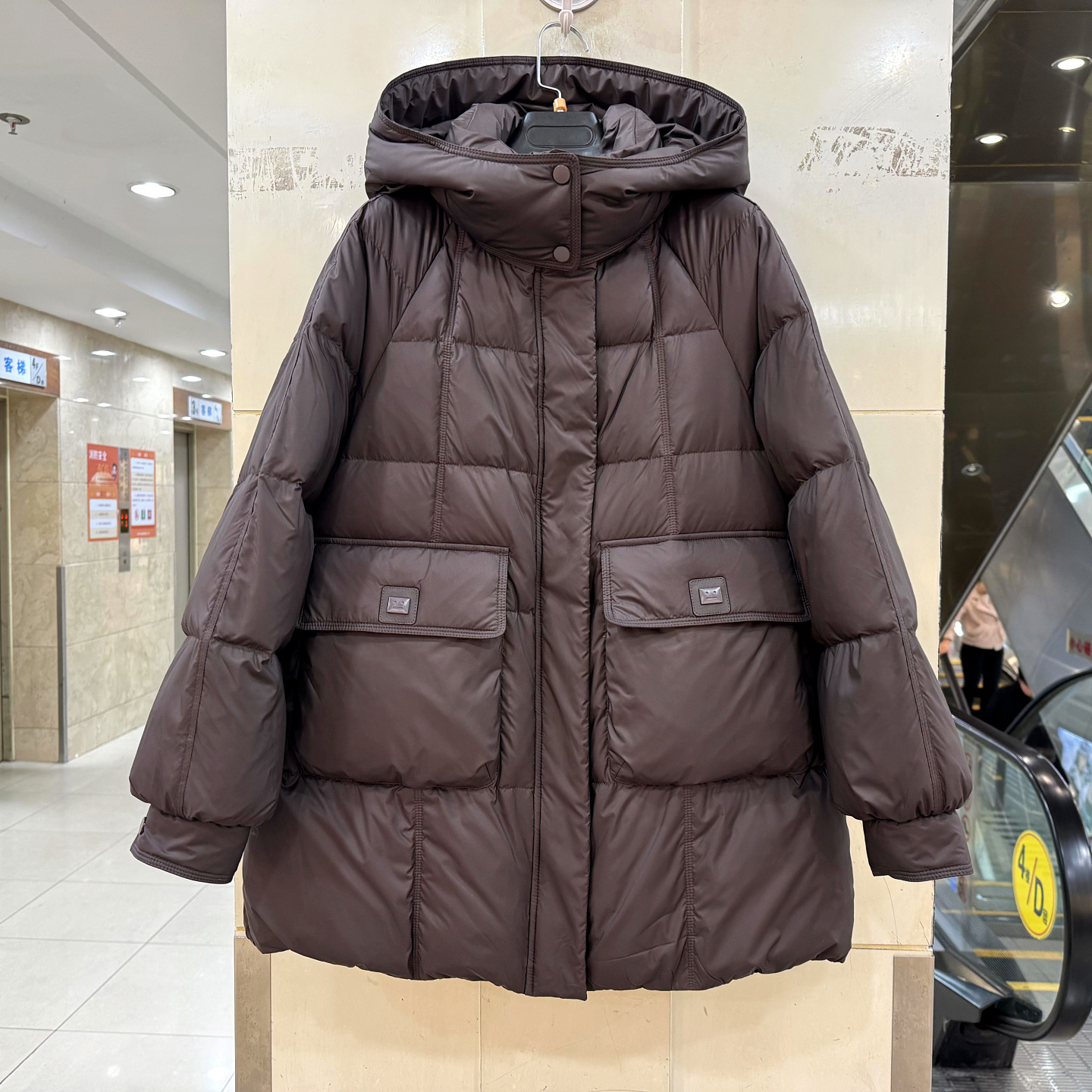 三和缘SHYD25008口袋连帽羽绒服