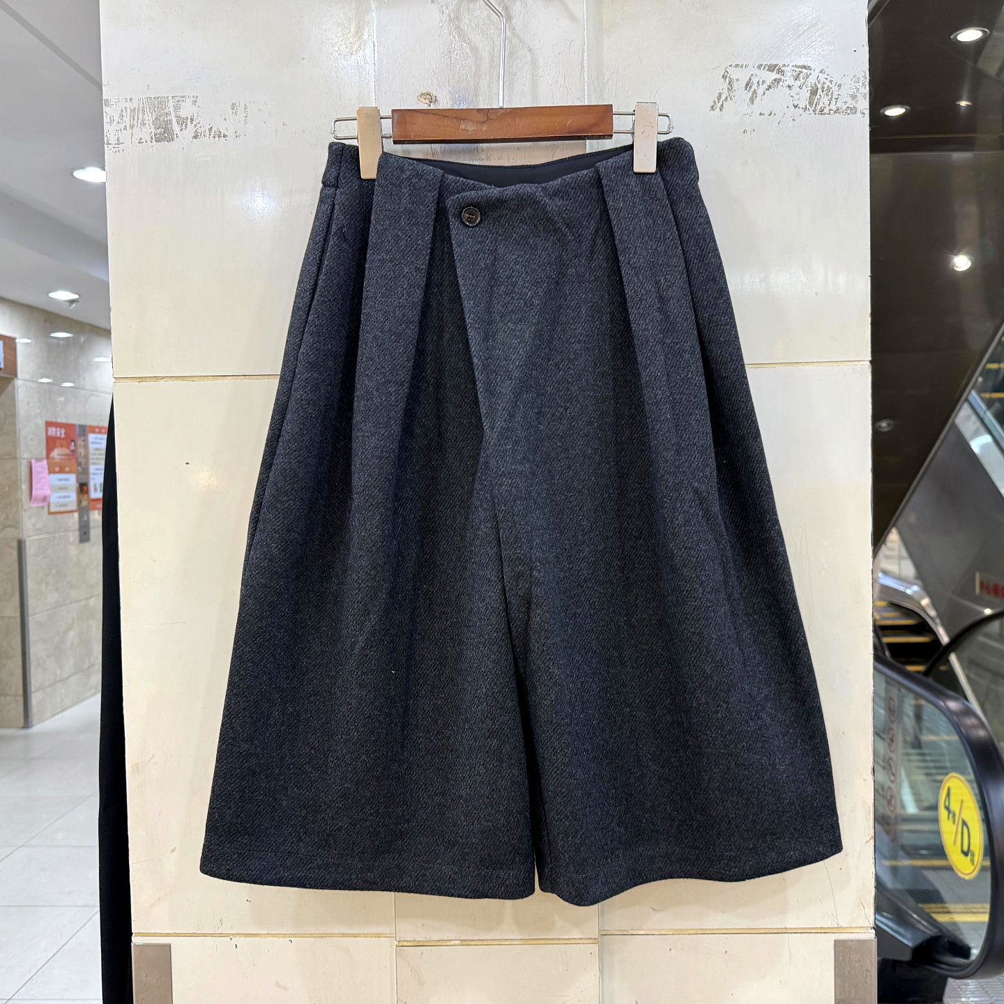 65C8316 斜门禁一粒扣拉链高腰休闲阔腿羊毛呢五分裤女裤秋冬正品