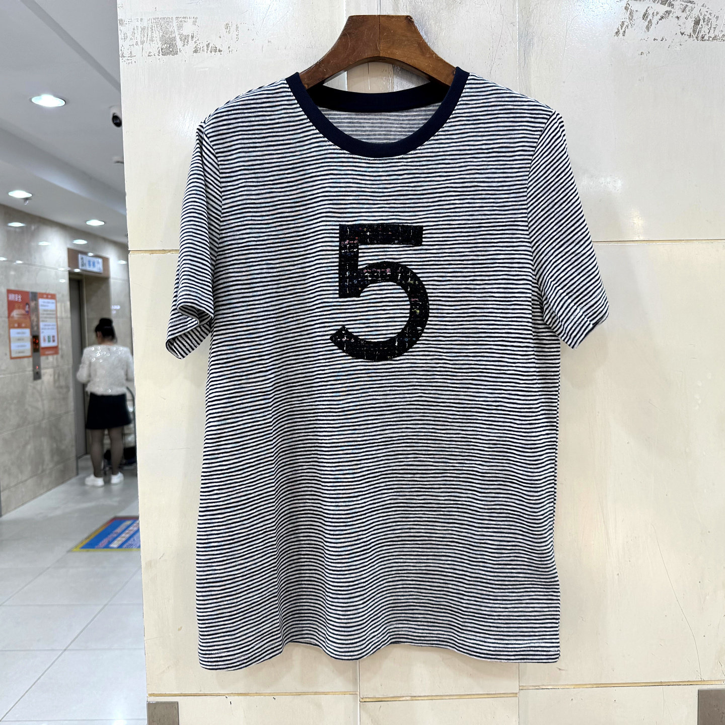 62929 欧货春夏2026新款彩色镶钻数字5圆领短袖条纹休闲T恤上衣女