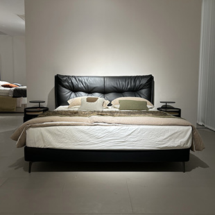 意式极简头层牛皮双人床设计师新款主卧黑真皮大床1.8米现货清样