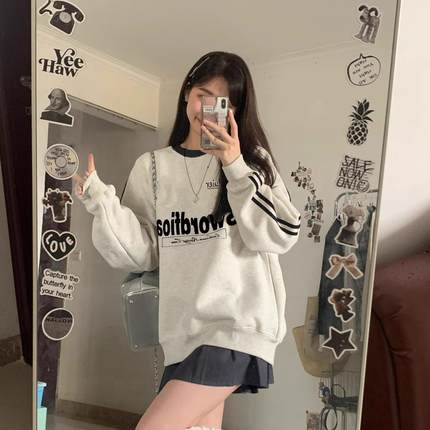 纯棉美式三条杠圆领卫衣女秋冬加绒加厚设计感小众学院风无帽上衣