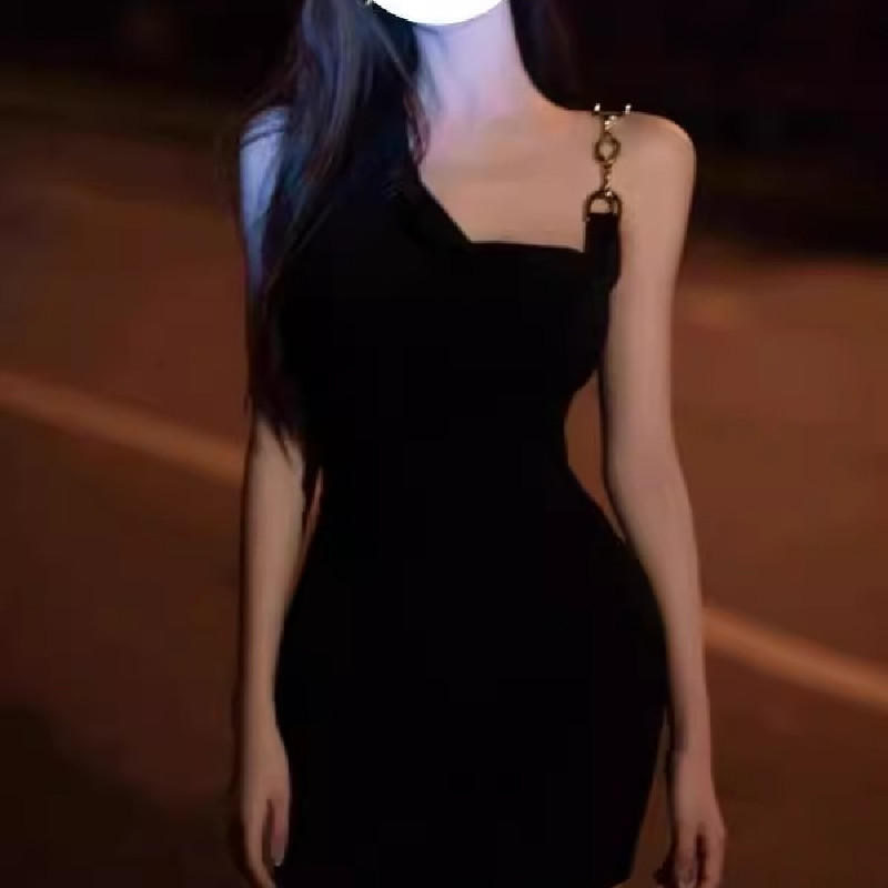 性感辣妹黑色无袖吊带连衣裙女夏季修身显瘦褶皱露肩短款包臀裙子