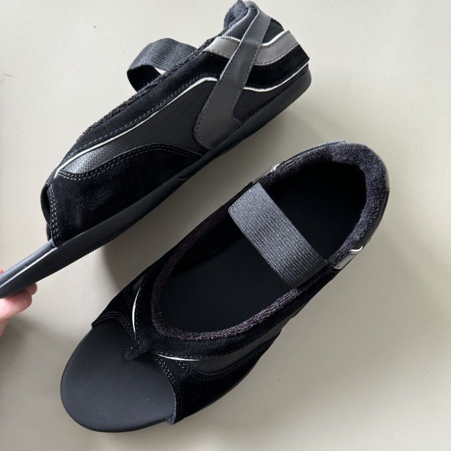 新款真皮女鞋平底夹趾凉鞋