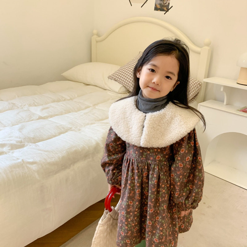 女童加绒连衣裙春秋冬新款时尚儿童装复古毛毛娃娃领碎花裙子保暖