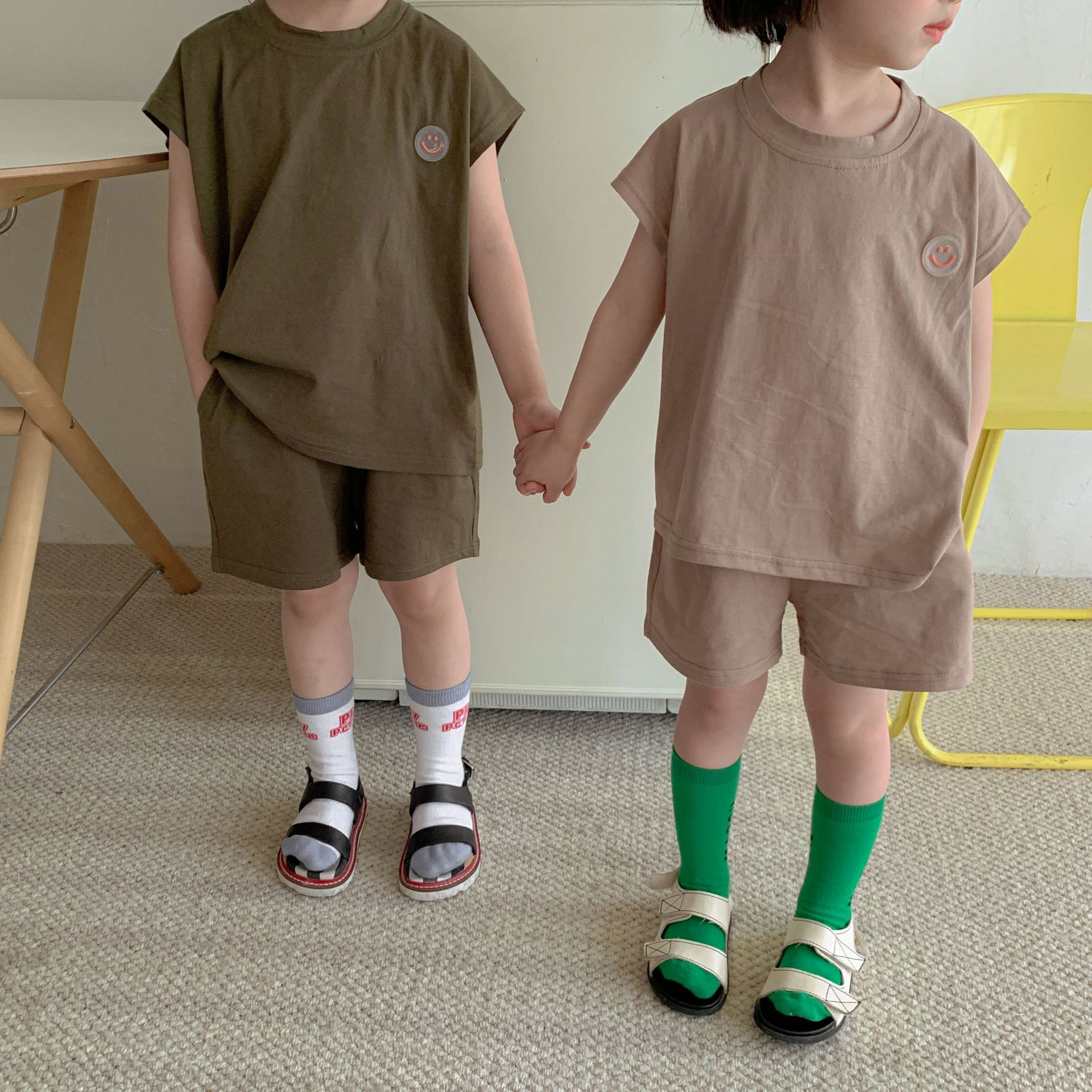 儿童夏季套装女童纯棉2023新款夏装笑脸小男童休闲宝宝背心两件套