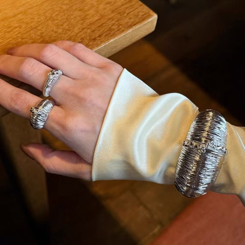 直播专拍！高端设计师款通体925银设计师款耳饰项链手链戒指