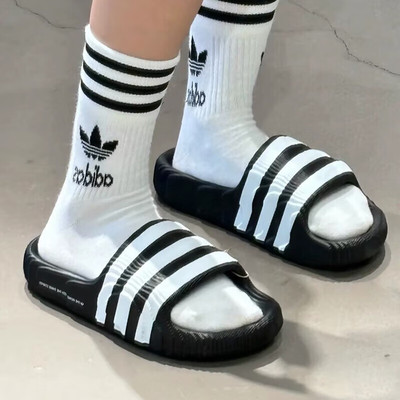 阿迪达斯三叶草男女拖鞋一字