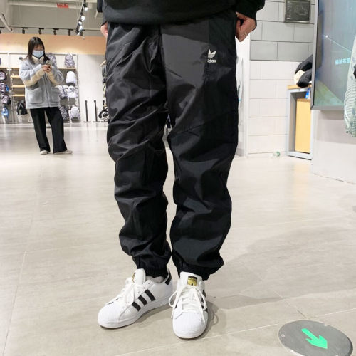 阿迪达斯三叶草梭织男裤宽松