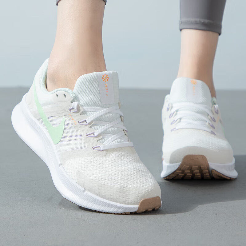 耐克女鞋跑鞋新款色透气轻便网面夏NIKE RUN SWIFT包邮HJ3493-131