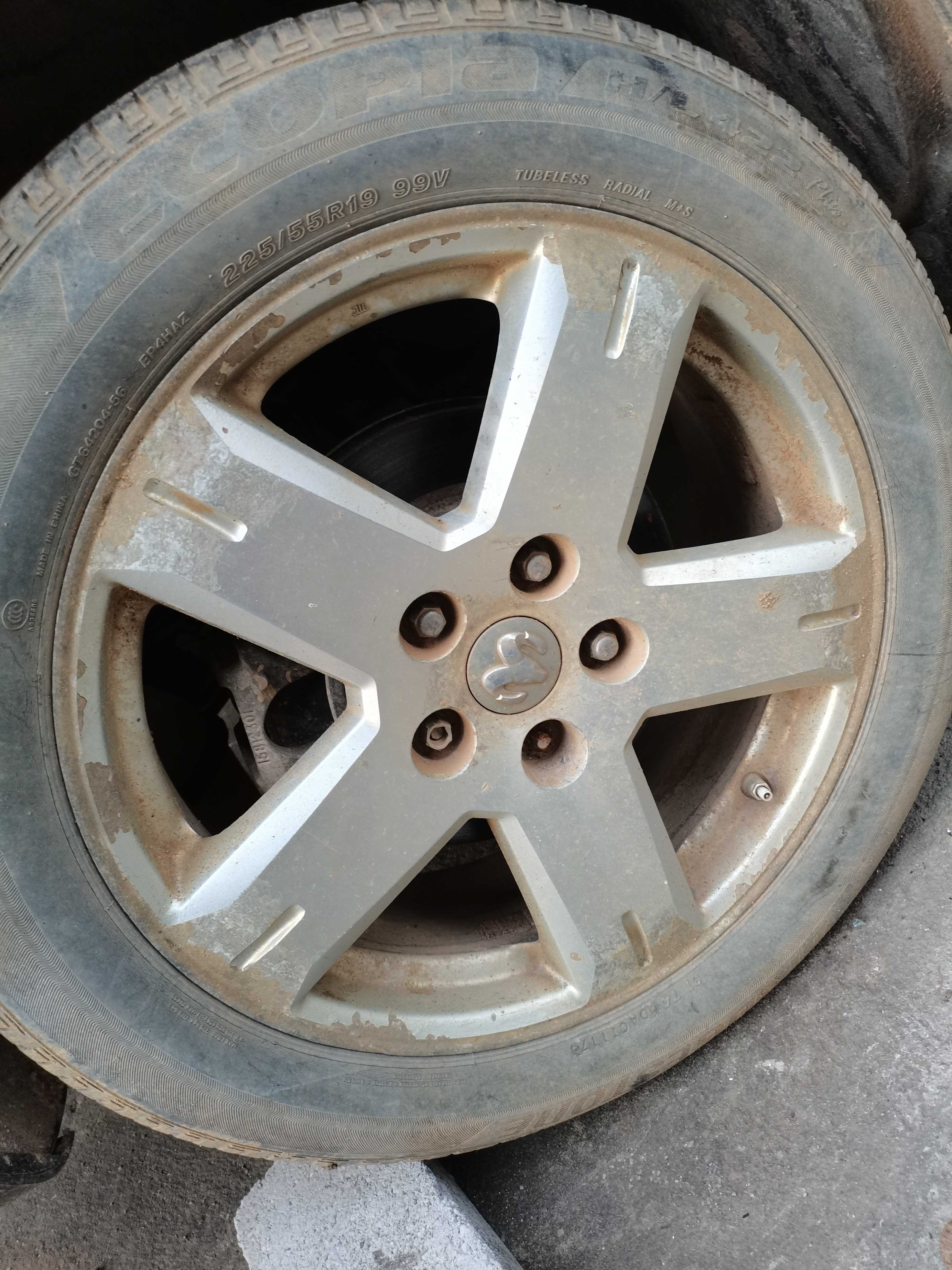 道奇酷威19寸轮毂钢圈带轮胎 225/55r19 原装拆车件