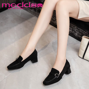 名典女鞋2025秋季新款粗跟一脚蹬乐福鞋女单复古软底豆豆鞋599003