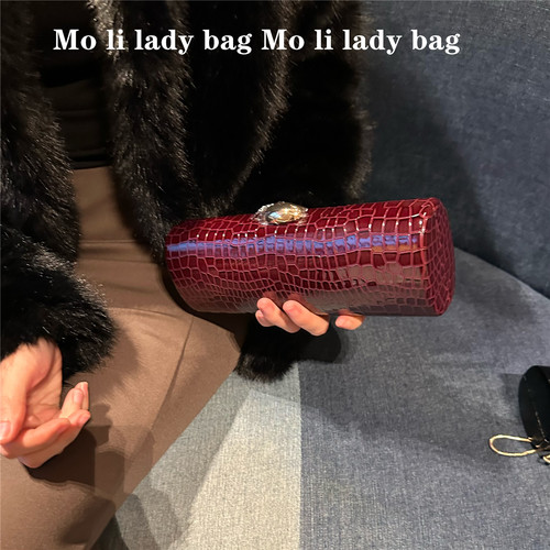 欧美复古高级感手拿包女简约风格手拎包时尚晚宴包长款鳄鱼纹手包