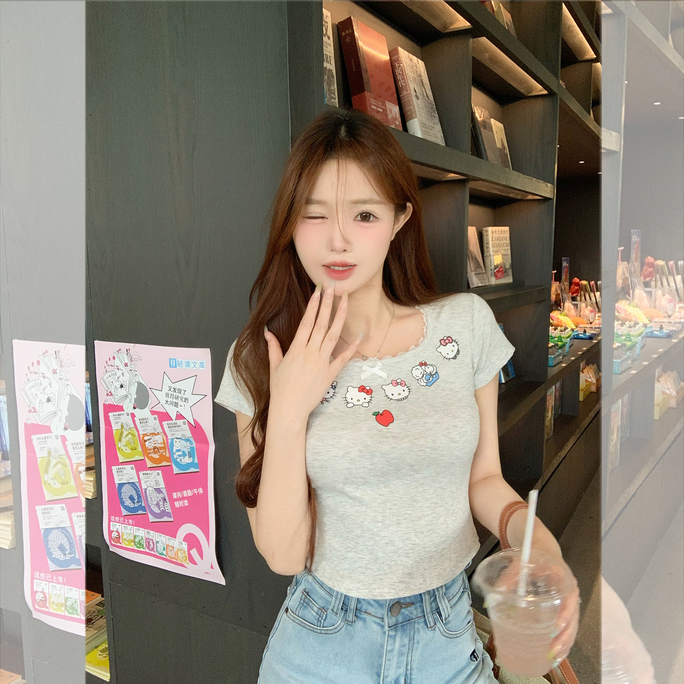 圆领套头蕾丝花边修身显瘦百搭