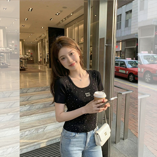 钟菲菲春款2026新款女装针织chic气质上衣短袖高端小资独特漂亮