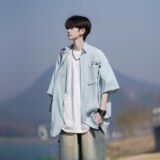 浅蓝色