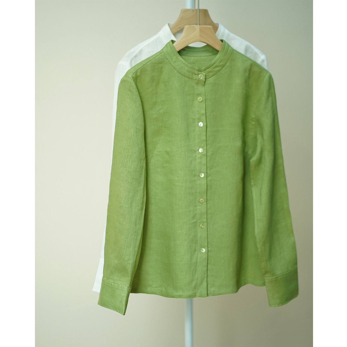 艾绘馆2026年春季新款立领衬衫女长袖绿色纽扣开衫气质简约上衣