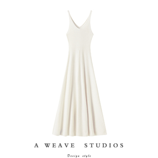 气质女神范~神仙色白色V领吊带羊绒连衣裙伞裙女长款羊绒衫