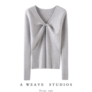 撩人心动感！扭结V领100%纯山羊绒衫女纯羊绒毛衣针织打底衫秋冬