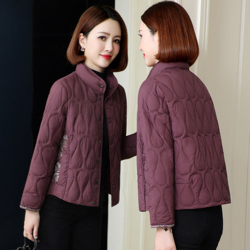 中式立领妈妈装短款羽绒服女2025冬洋气绣花轻薄款鹅绒保暖外套潮