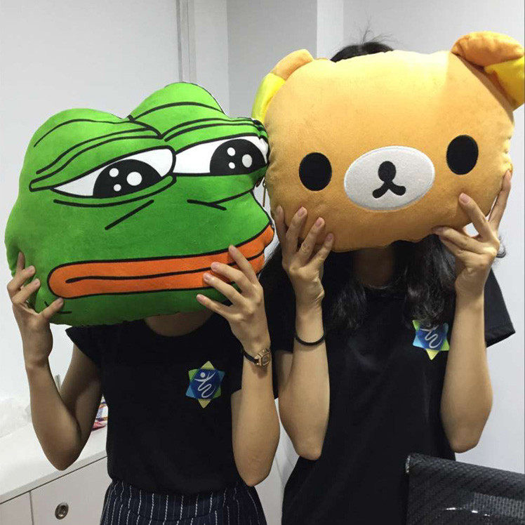 正版佩佩孤寡蛙悲伤蛙午睡抱枕毛绒客厅玩偶沙发靠垫沙雕搞怪礼物