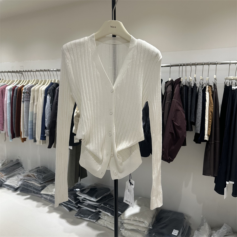 韩系2025春秋MEETC.Z设计感V领针织毛衣开衫女弹力修身显瘦上衣潮