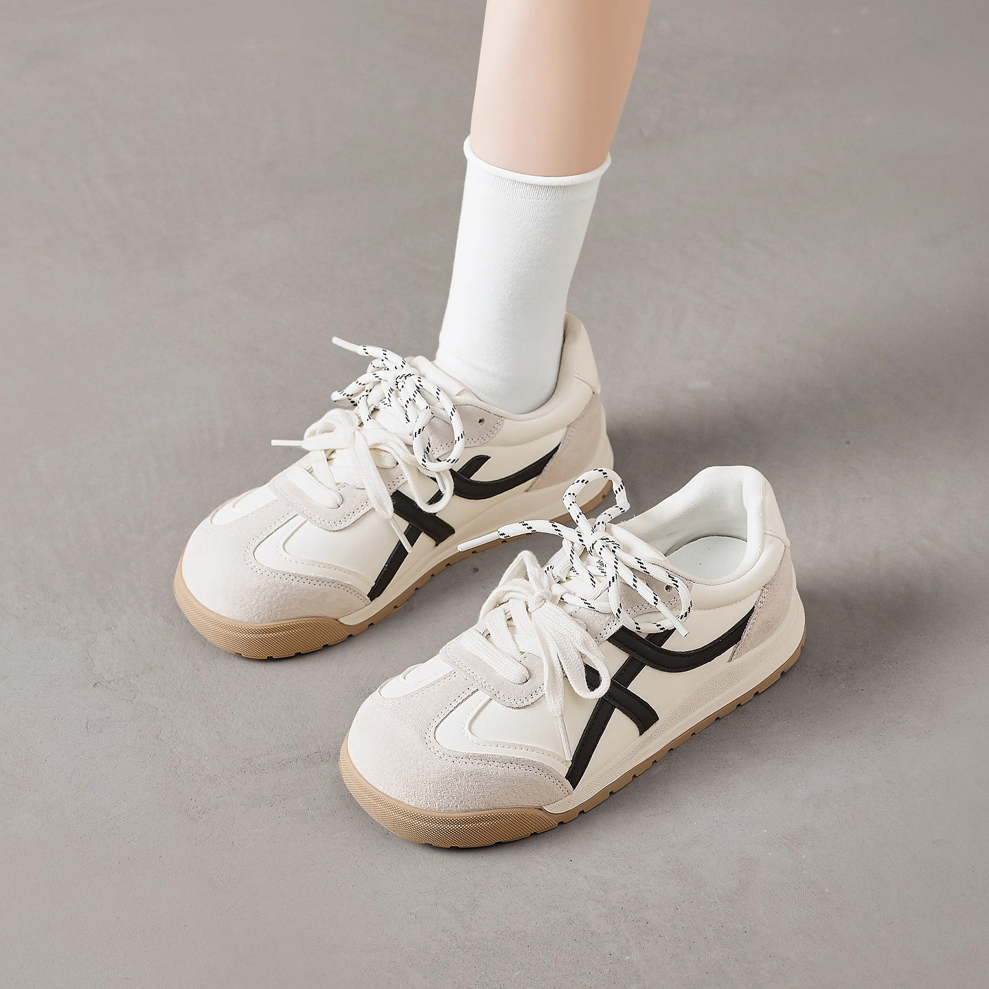 时尚内增高德训鞋女款2025年秋新款系带芭蕾百搭轻便运动休闲板鞋