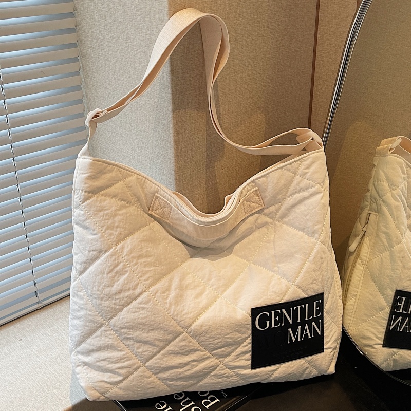 菱格棉服托特包大容量通勤手提袋