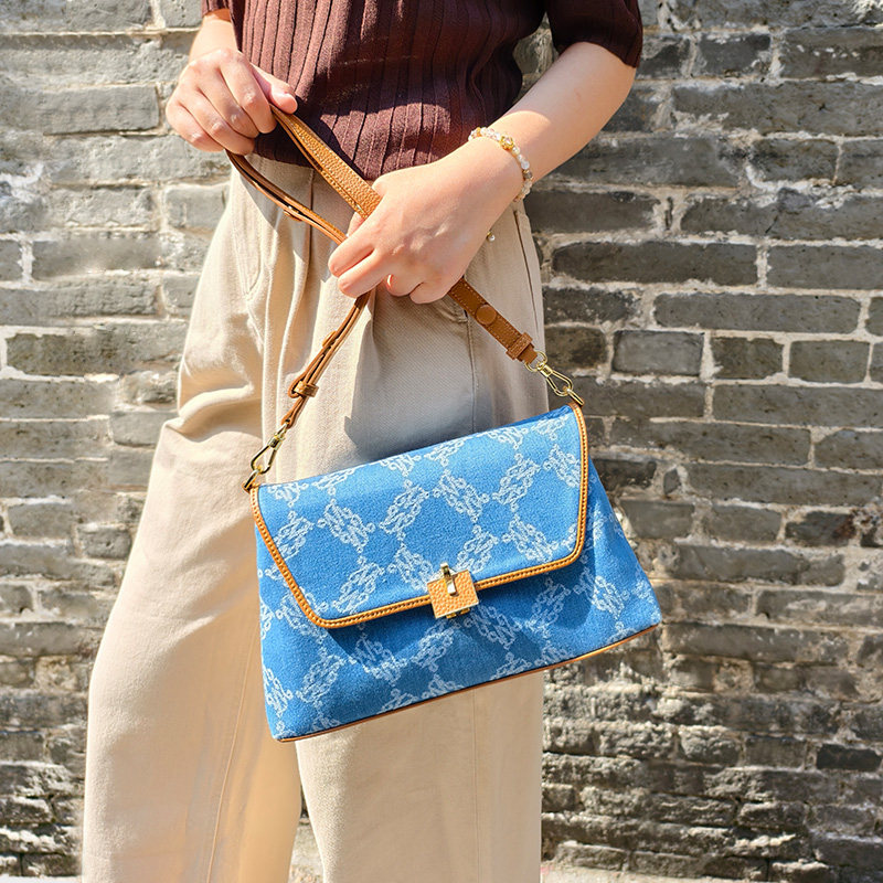 【博主同款】万里马丹宁邮差包大容量轻便斜挎通勤单肩hobo包