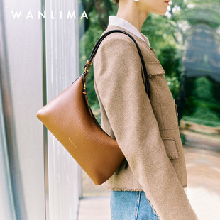 万里马法式腋下包头层牛皮腋下包女通勤单肩新月托特包极简风真皮