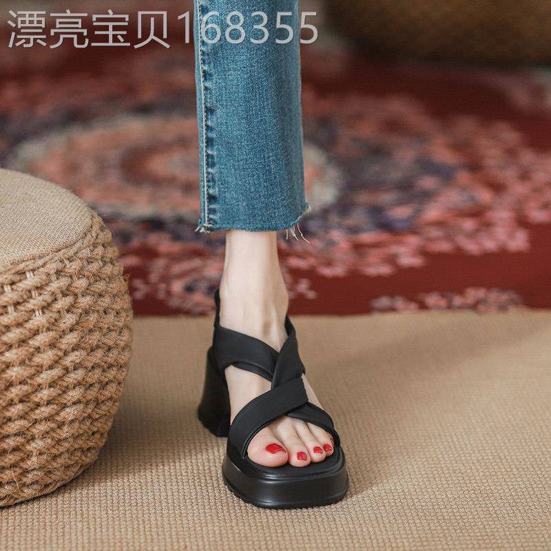 店主自留新款~露趾凉鞋女夏季小个子增高粗跟黑色松糕厚底罗马鞋