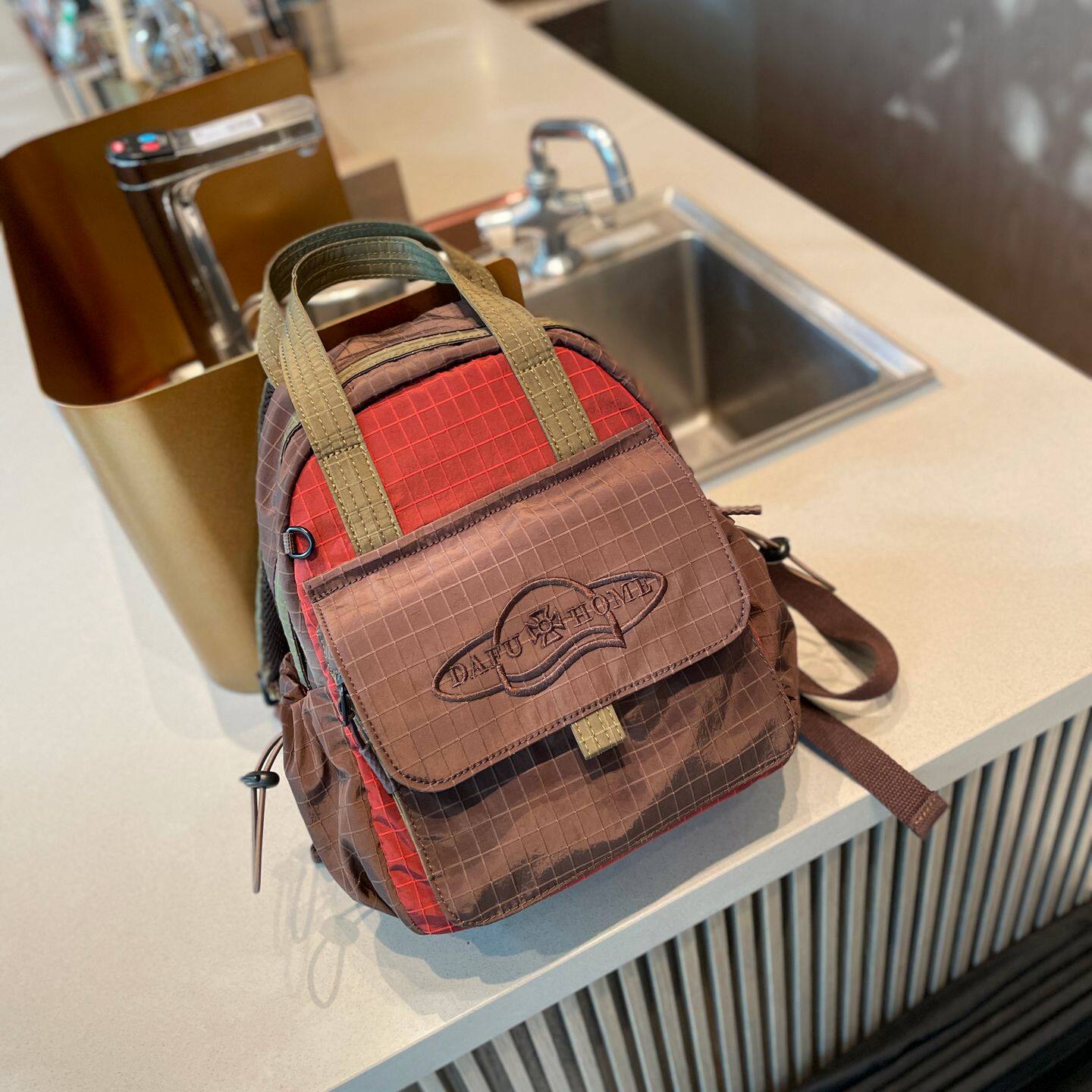 小众旅游双肩包女2026新款高级好看高颜值小背包女士通勤出游轻便