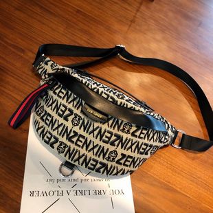 洋气轻便旅游包包女2025新款 女士斜挎包高级饺子包百搭胸包小 时尚