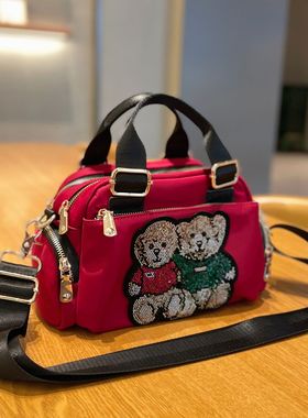 红色超火高级牛津布包包女2025新款时尚轻奢小众女士斜挎包手提包