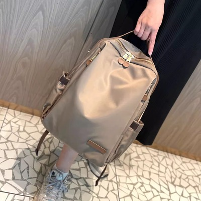 轻奢轻便双肩包女2025新款超火旅行牛津布电脑通勤女士背包高级大