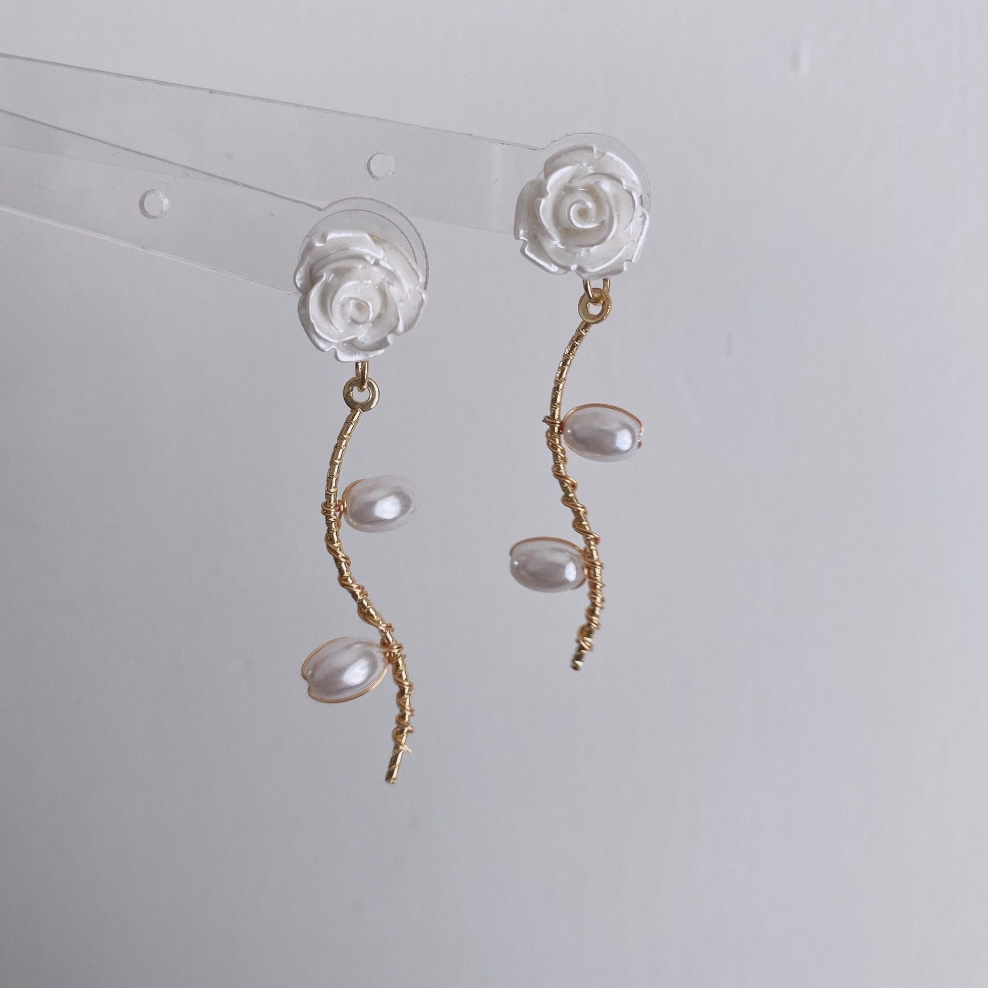 25元包邮朵拉手作法式复古白玫瑰花耳环甜美优雅早春新款耳饰少女