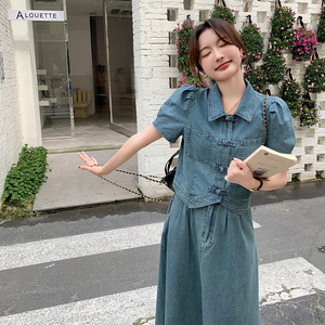 新中式盘扣蓝色牛仔上衣女夏2025新款港风复古显瘦高腰半身裙图片