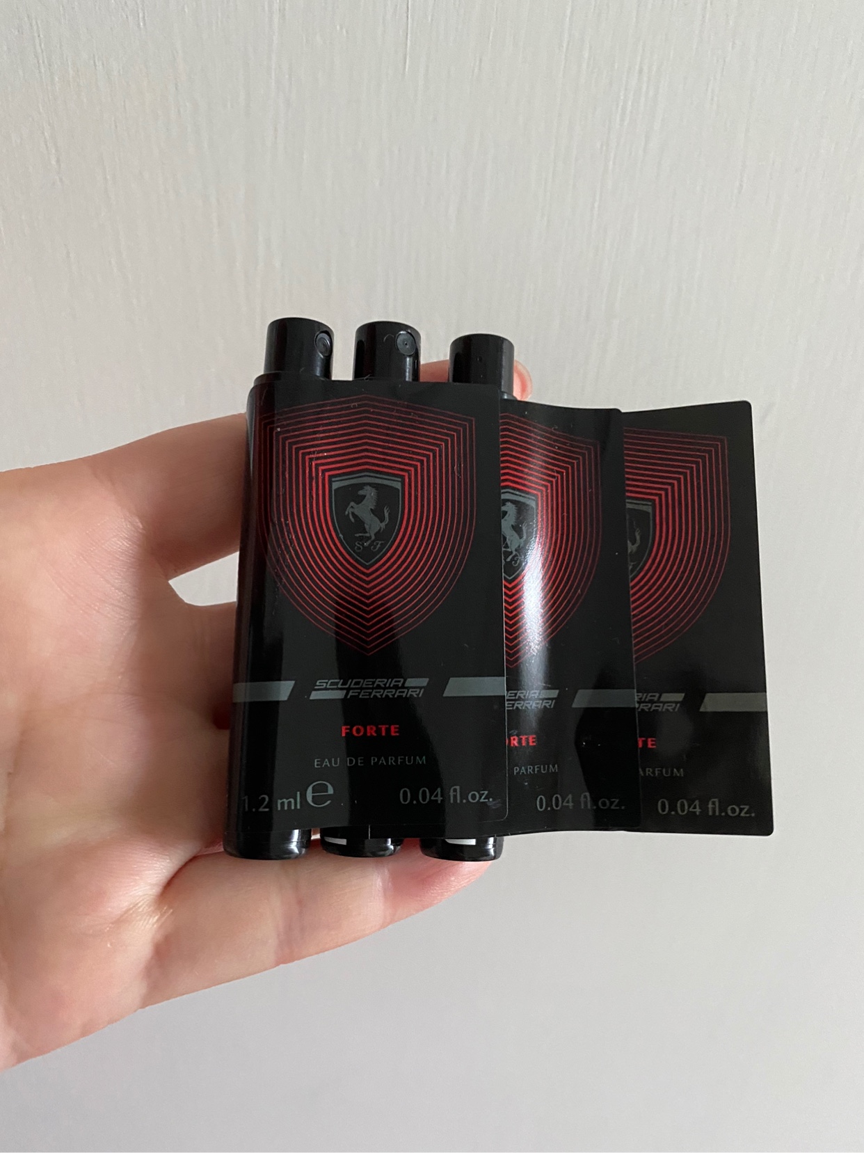 鄙视假货Ferrari男士法拉利