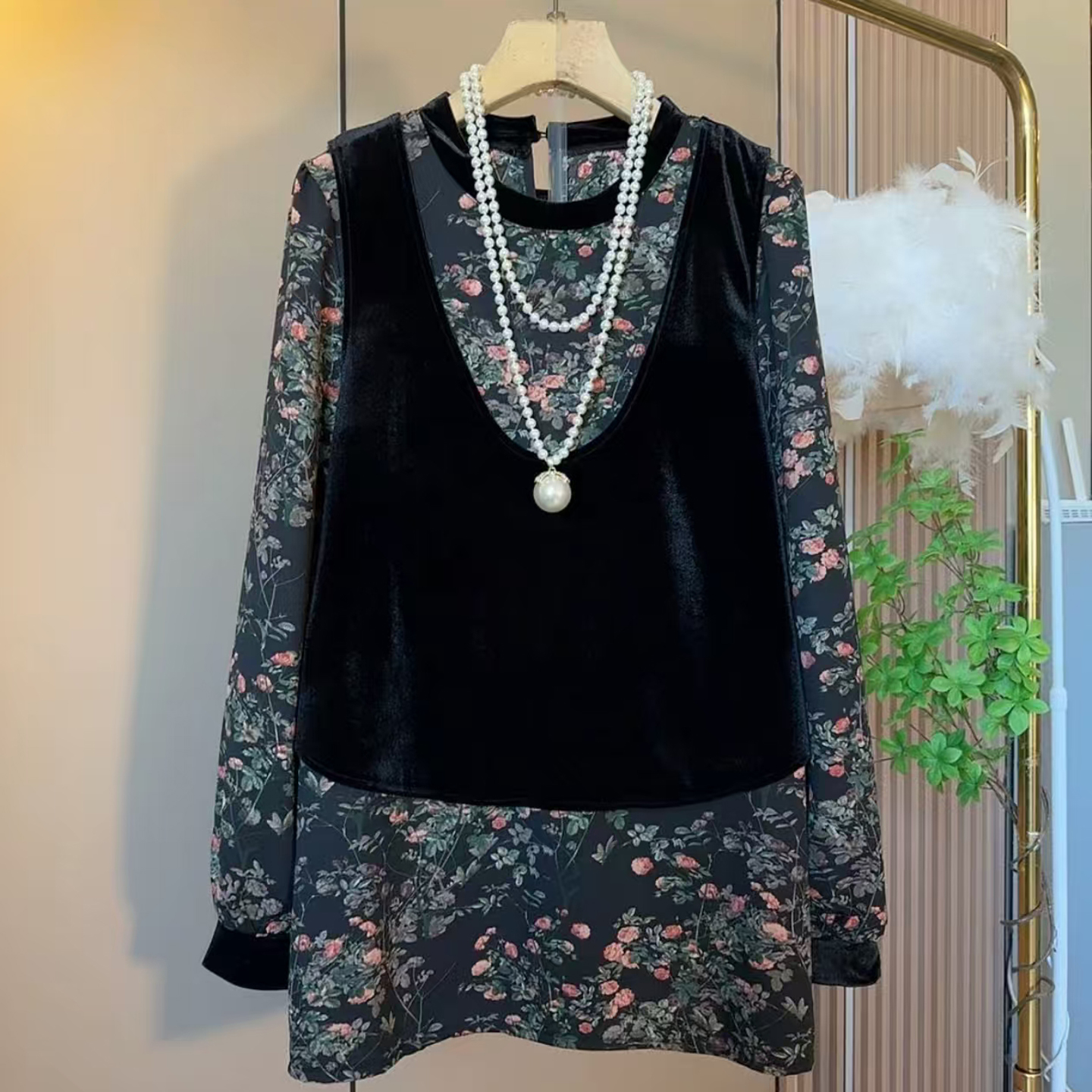 胖妹妹2025冬季马甲假两件上衣遮肉遮肚拼接衬衫百搭圆领印花小衫