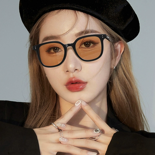 Желтые брендовые солнцезащитные очки на солнечной энергии, коллекция 2022, защита от ультрафиолета, популярно в интернете