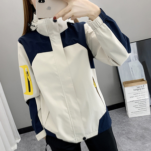 蕉下森林户外冲锋衣女款秋秋冬季运动加绒三合一防风旅游休闲外套