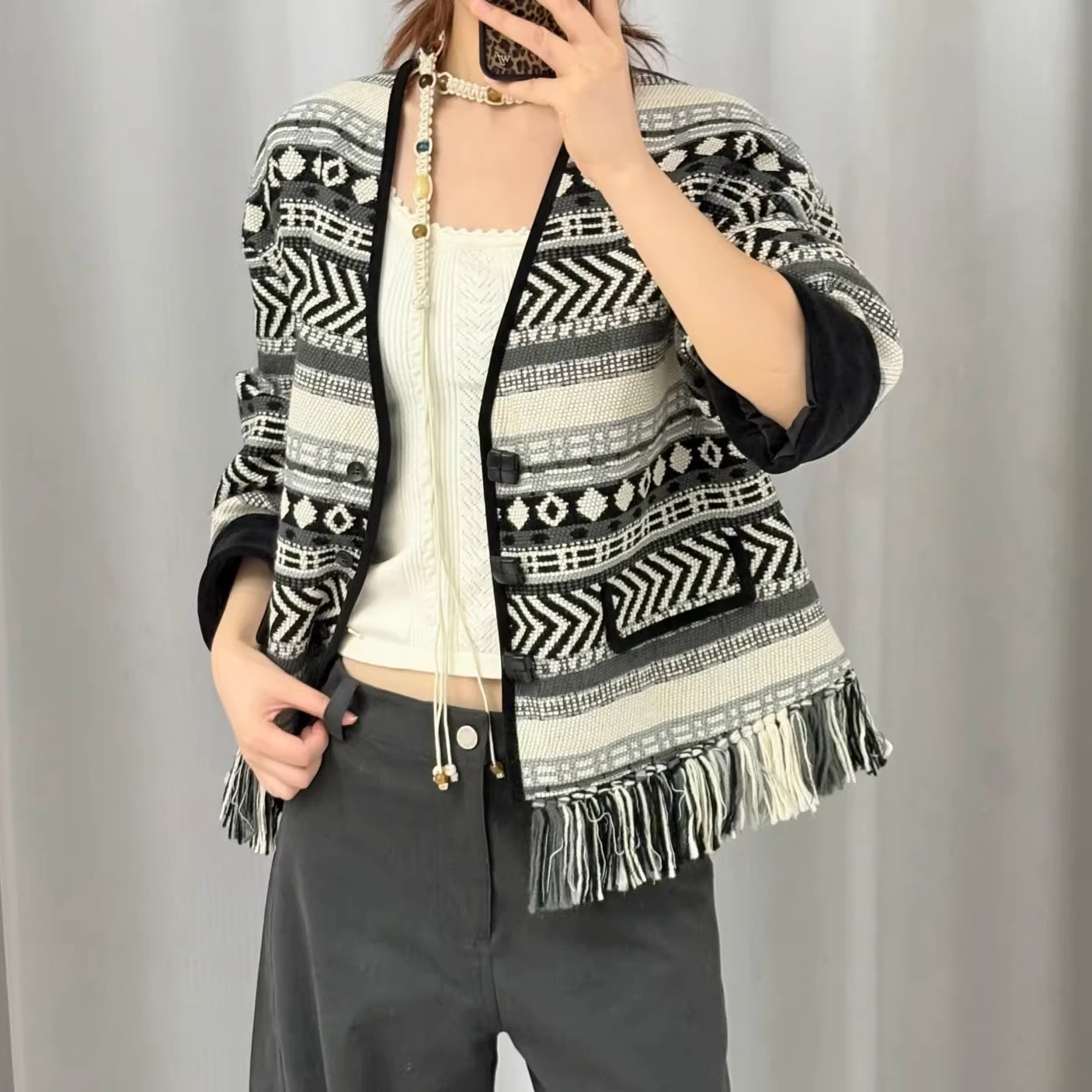 sofia定制25早秋新款复古小众设计感流苏边提花短夹克宽松外套女