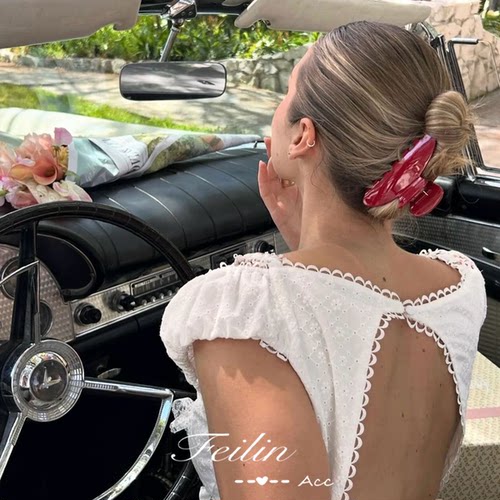 emijay红色抓夹女2024新款