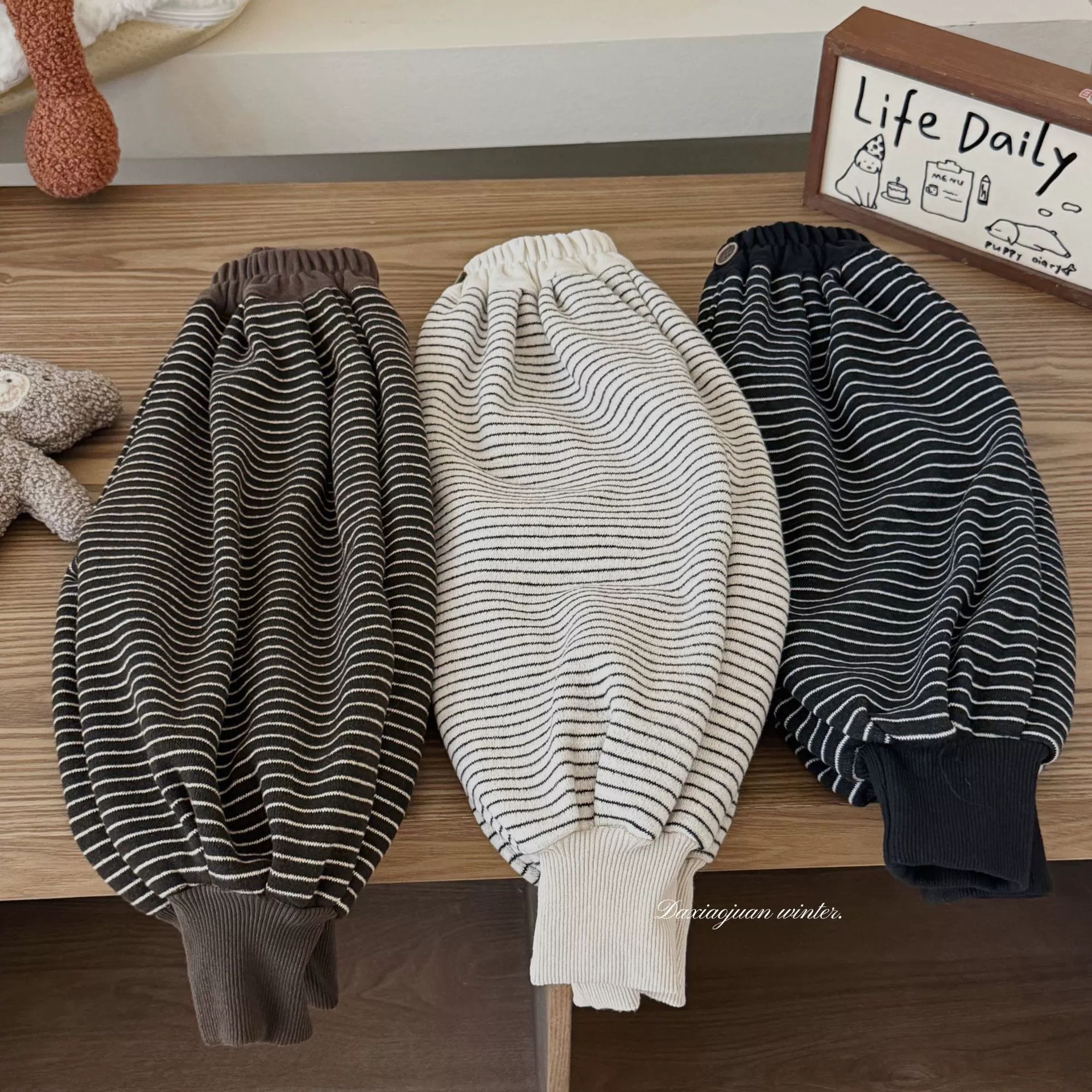 儿童加绒裤子女童加厚秋冬2025新款条纹休闲运动裤一体绒男童卫裤