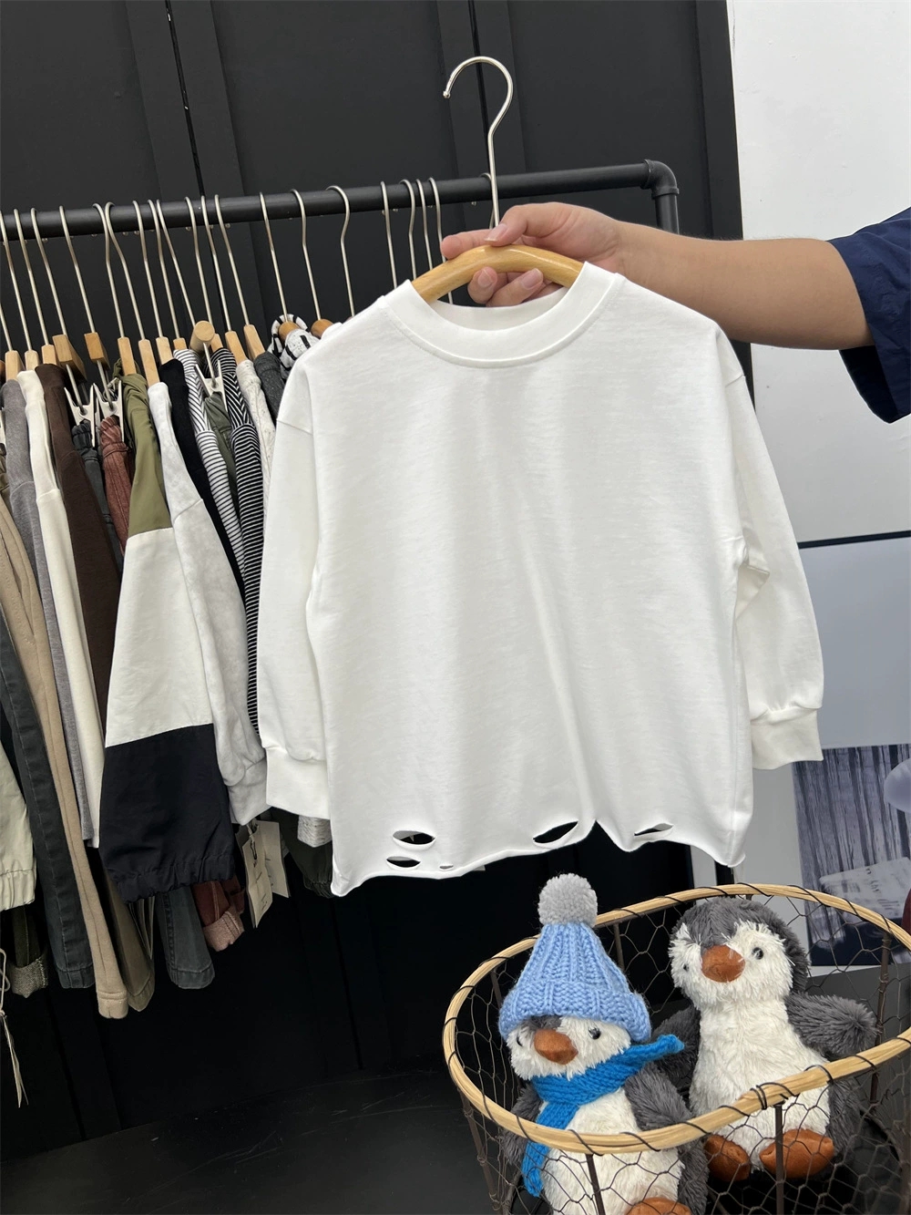 儿童白色长袖打底衫2025新款男女童韩版纯色上衣宝宝洋气破洞T恤